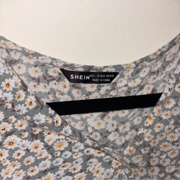 Shein, Cropped Flowy Flower Top, Size Large - Picture 3 of 8